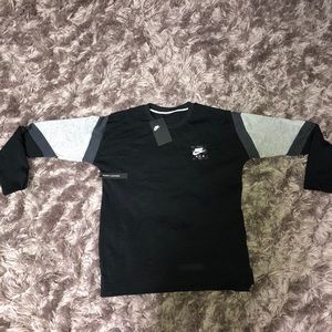 Nike sweatshirt no hood